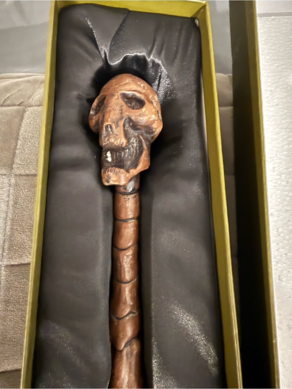 Harry Potter Ollivanders Rowan 2 Collectible Wand w/ Original Box